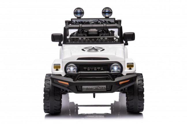 Dětské elektrické auto Toyota FJ Cruiser bílá/white