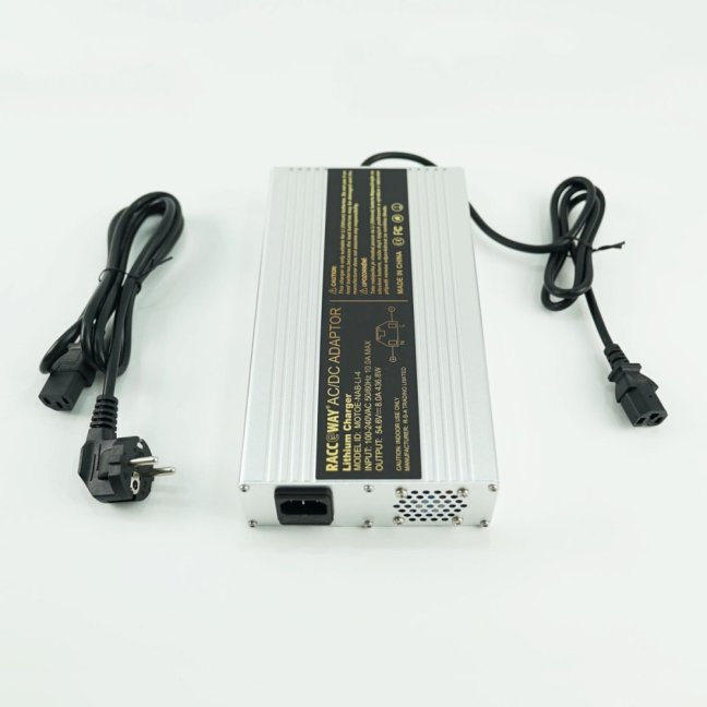 Nabíječka na lithiové baterie RACCEWAY®, 48V (54.6V) 8A-13S